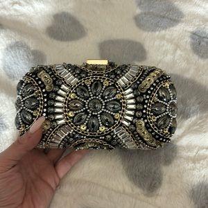 Aldo clutch